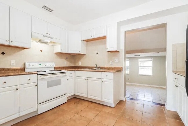 Building Photo - 1314 Friend Ave