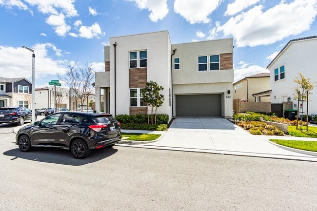 Foto del edificio - Incredible Fully Furnished New Home In Lak...