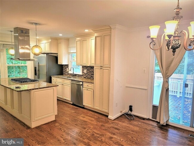 Building Photo - 9446 Cloverdale Ct