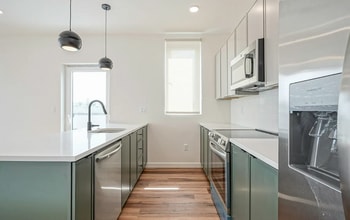 Building Photo - 1301 Bainbridge St