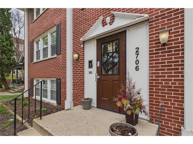 Foto del edificio - 2706 Humboldt Ave S