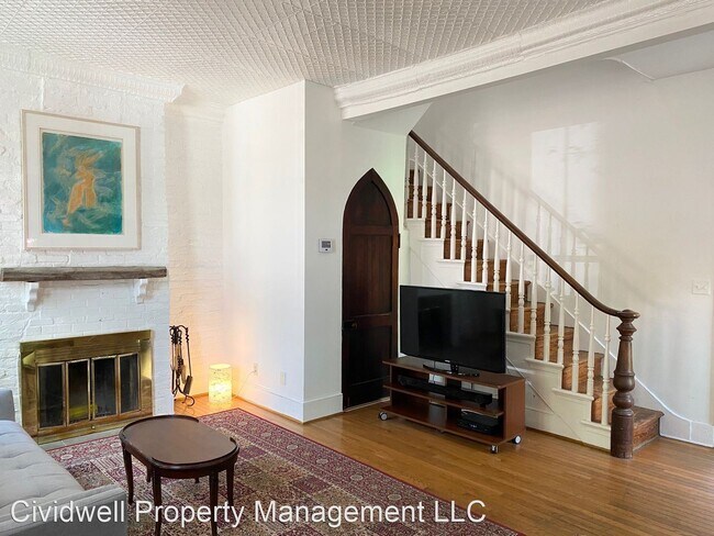 Building Photo - 2 br, 1.5 bath House - 333 7th St NE