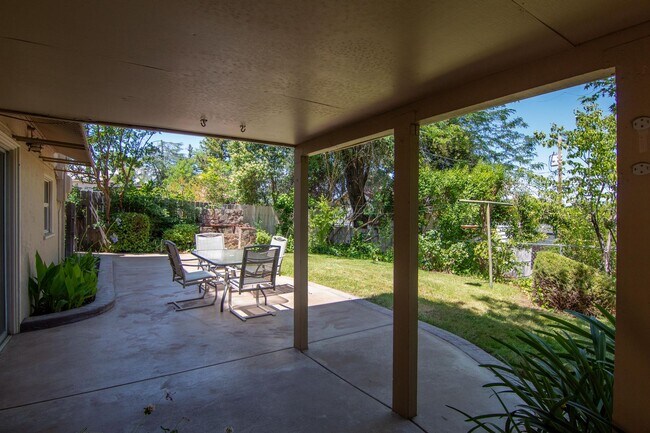 Building Photo - Spacious Custom Redding Home with Characte...