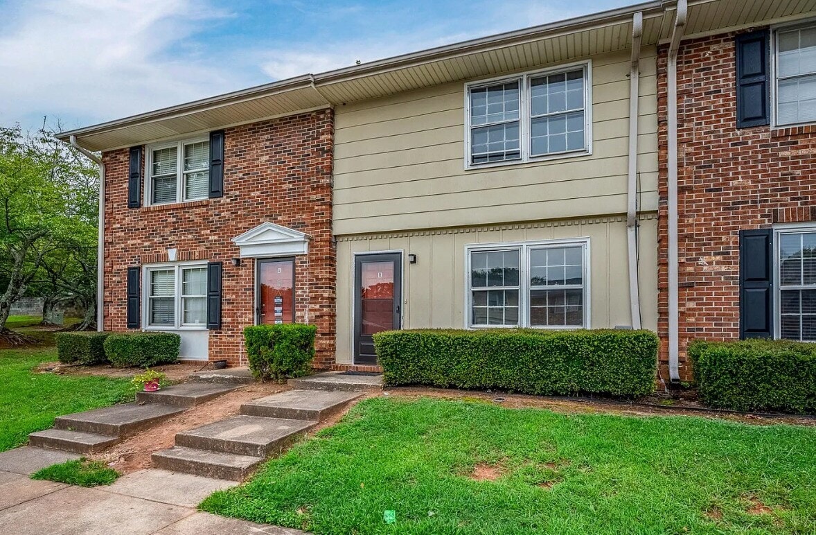 Primary Photo - Emerald Commons