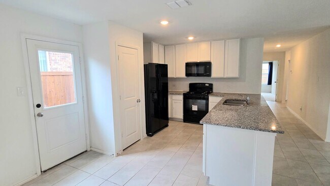Foto del edificio - 1580 Forge Pond Ln