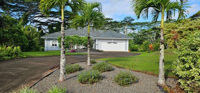Building Photo - 4 Bedroom 3 Bath Home in Waioli Gardens
