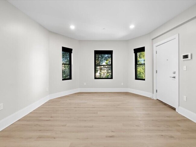 Building Photo - 87 Malden St