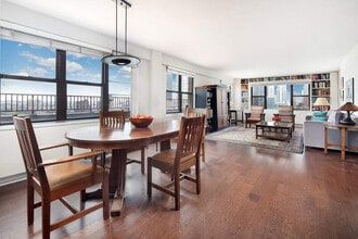 Building Photo - 460 E 79th St
