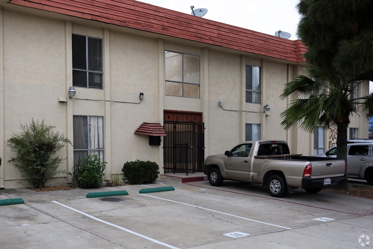Primary Photo - 4170 43rd St