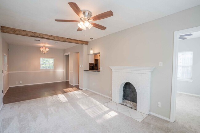 Building Photo - 2 Bed | 1 Bath Near TU!