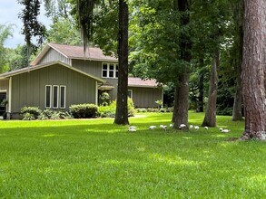 Building Photo - 8435 NW 6 Ave