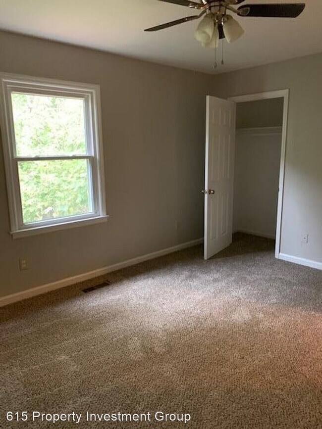 Building Photo - 2 br, 1.5 bath House - 1406 Timber Valley ...