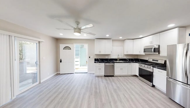 Building Photo - 5354-5356 E Falls View Dr