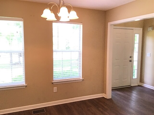 Building Photo - 4004 Dell Drive