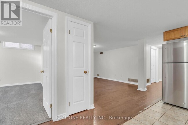 Building Photo - 134 Dawn Ave