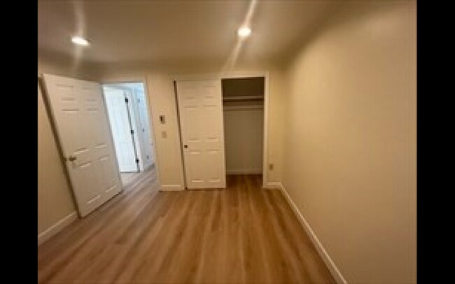 Building Photo - 52 Lynde St