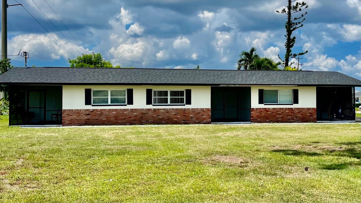 Primary Photo - 230 SW 47th Ter