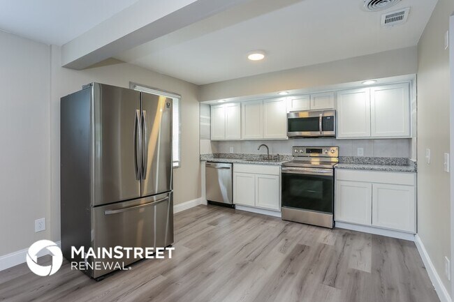 Foto del edificio - 7032 Mayapple Rd