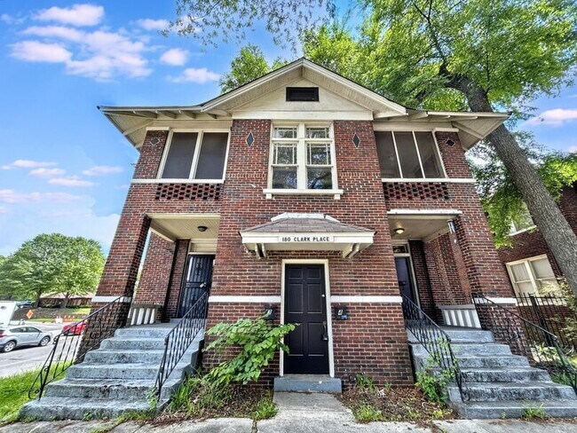 Building Photo - 180 Clark Pl