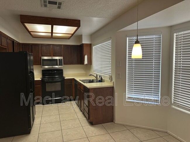 Foto del edificio - 2653 W Hearn Rd