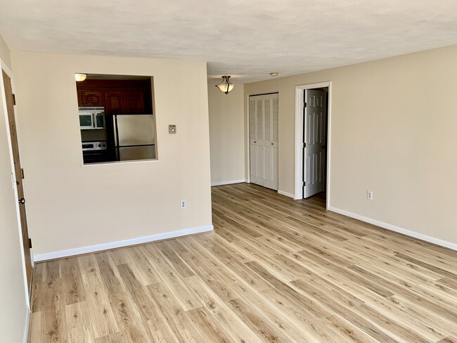 Building Photo - 22 Williamsburg Ct