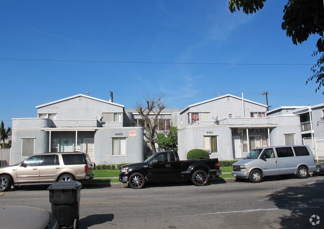 Foto del edificio - 6415-6423 Makee Ave