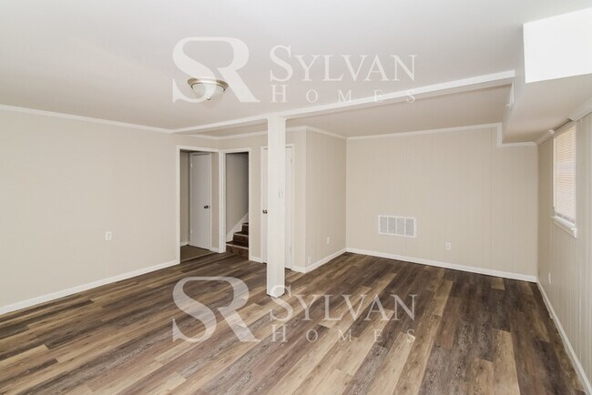 Building Photo - Prepare to be impressed by this 3 bedroom,...