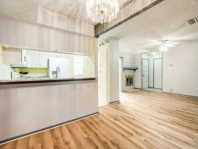 Foto del edificio - 333 Melrose Dr