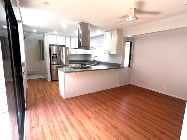 Building Photo - Hawaii Kai 3 / 2.5 / 2 Single Family Home