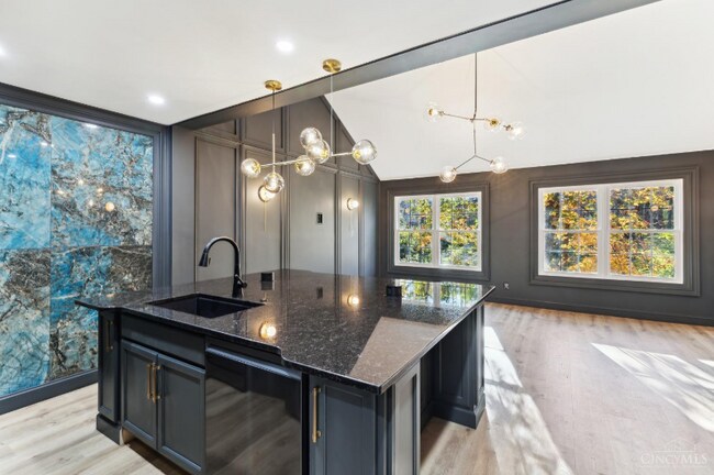 Foto del edificio - 10555 Montgomery Rd