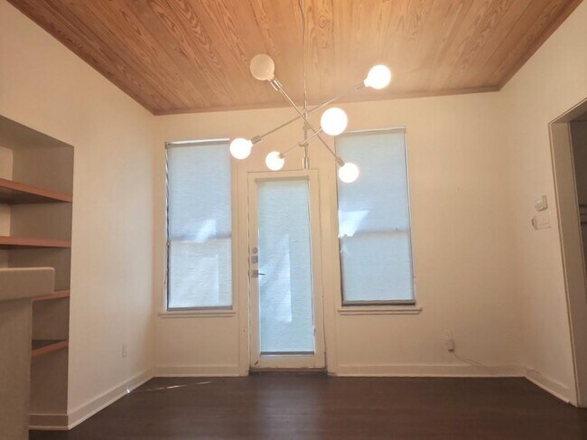 Foto del edificio - 1511 Betty Jo Dr