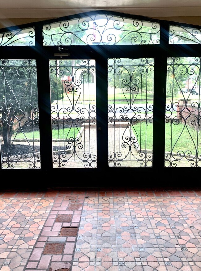 Foto del edificio - Blair Tudor