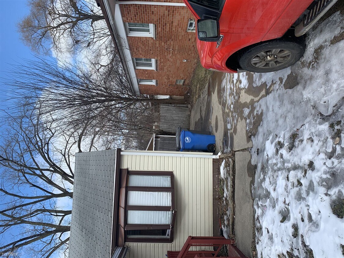 Building Photo - 2 br, 1 bath House - 29674 Oakwood St