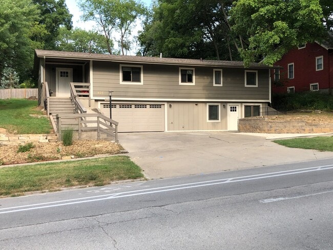 Building Photo - 825 N Dodge St