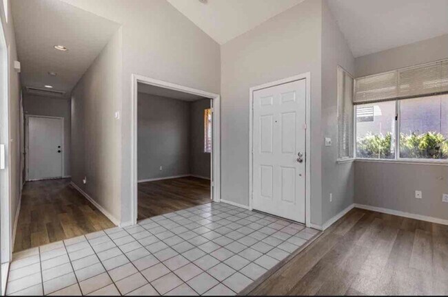 Building Photo - 1247 Arbor Ct