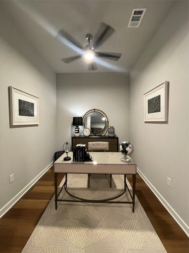 Foto del edificio - 12840 Jones Rd