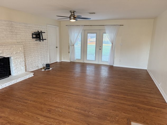 Building Photo - 216 Rippling Ln