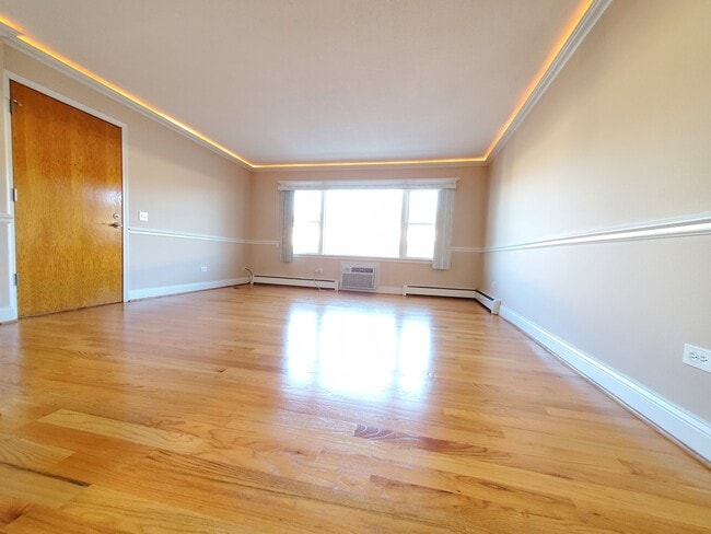 Foto del edificio - 4937 N East River Rd