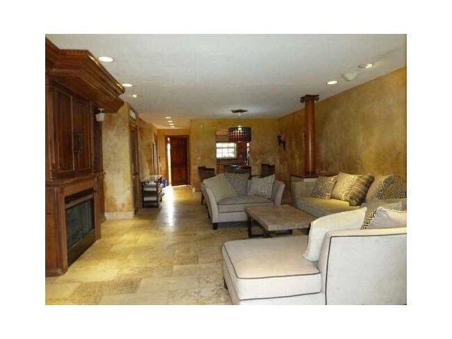 Foto del edificio - 2211 NE 123rd St