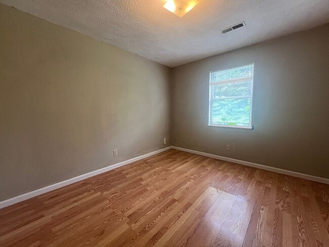 Building Photo - 722-724 Clinkscales Rd.