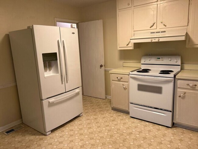 Building Photo - 1028 Dawn Dr