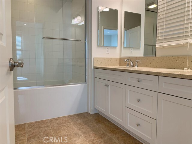 Building Photo - 65 Kempton