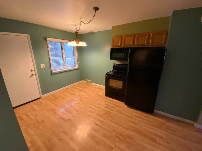 Foto del edificio - 320 Center Ave