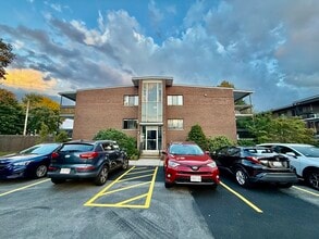 Building Photo - 160 Elm St