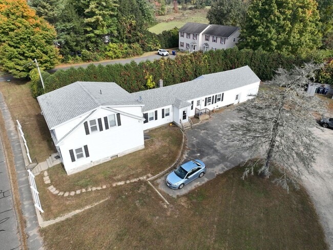 Foto del edificio - 310 Belchertown Rd