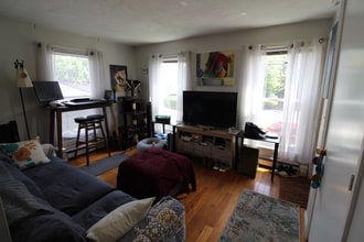 Building Photo - 252 Cedar St