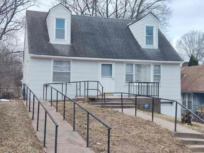 Primary Photo - 3511 E 58th Terrace