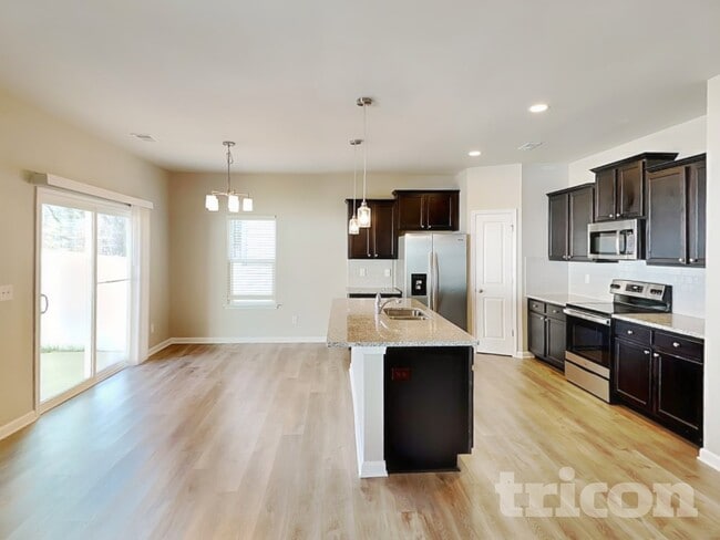 Foto del edificio - 115 Spring Knoll Dr