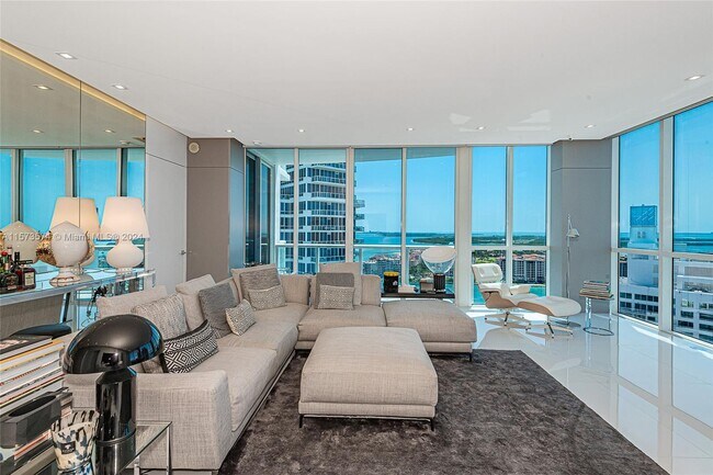 Foto del edificio - 50 South Pointe Dr