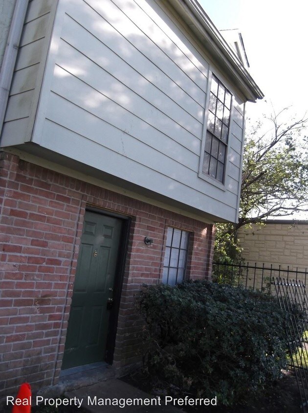 Primary Photo - 12668 Windsor Village Dr